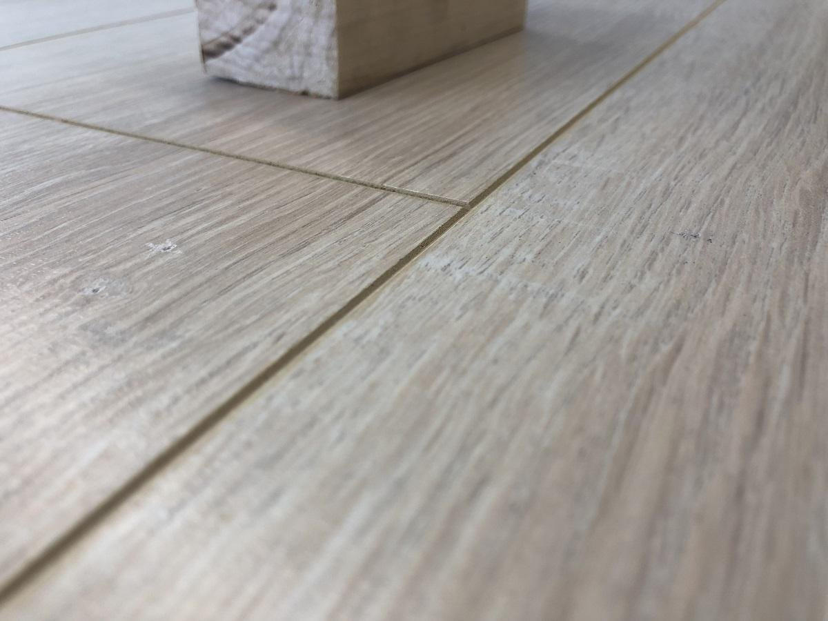 Ламинат "SunFloor" 8/32 4V Дуб Самоа 33 (1380*193*8 мм) — купить в Волжском